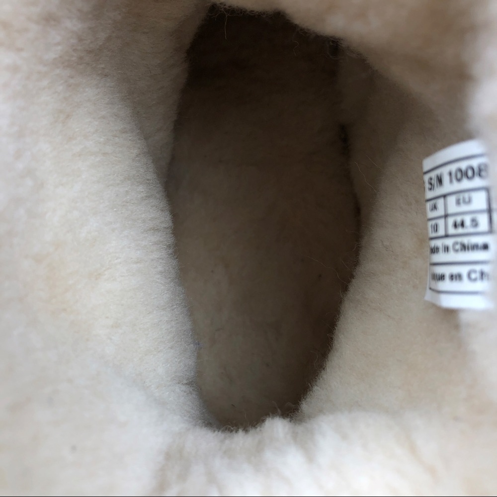 UGG Australia Classic Mini Stitch Sheepskin Boots - Picture 6 of 8